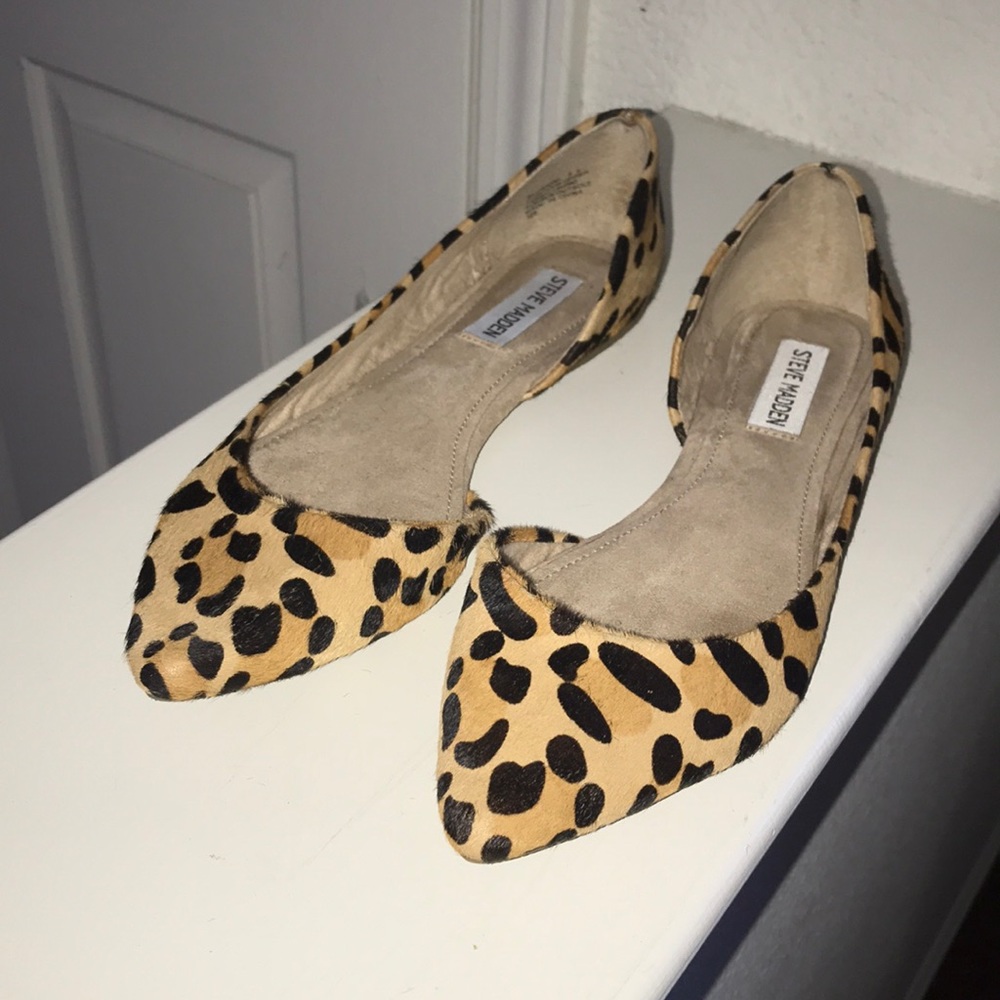 Steve Madden Cheetah Flats Size 8.5